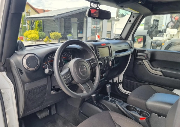 Jeep Wrangler cena 65500 przebieg: 42000, rok produkcji 2016 z Konin małe 211